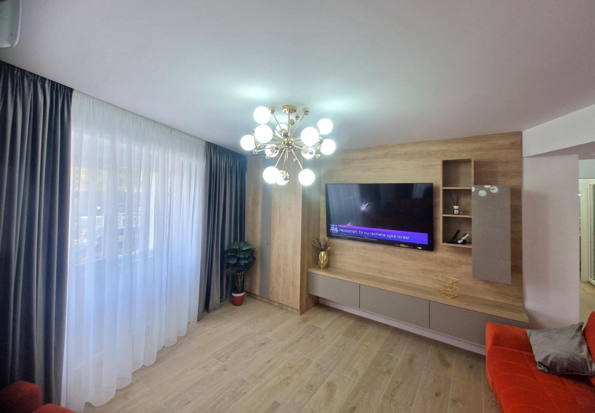 Ultracentral Luxury Apartament คูร์ตา เด อาร์เจช ภายนอก รูปภาพ