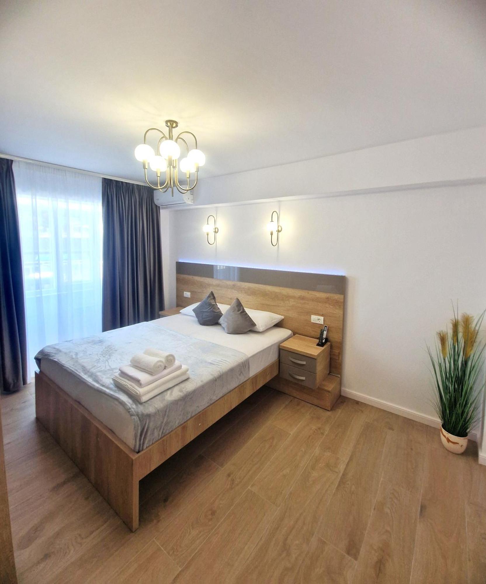 Ultracentral Luxury Apartament คูร์ตา เด อาร์เจช ภายนอก รูปภาพ
