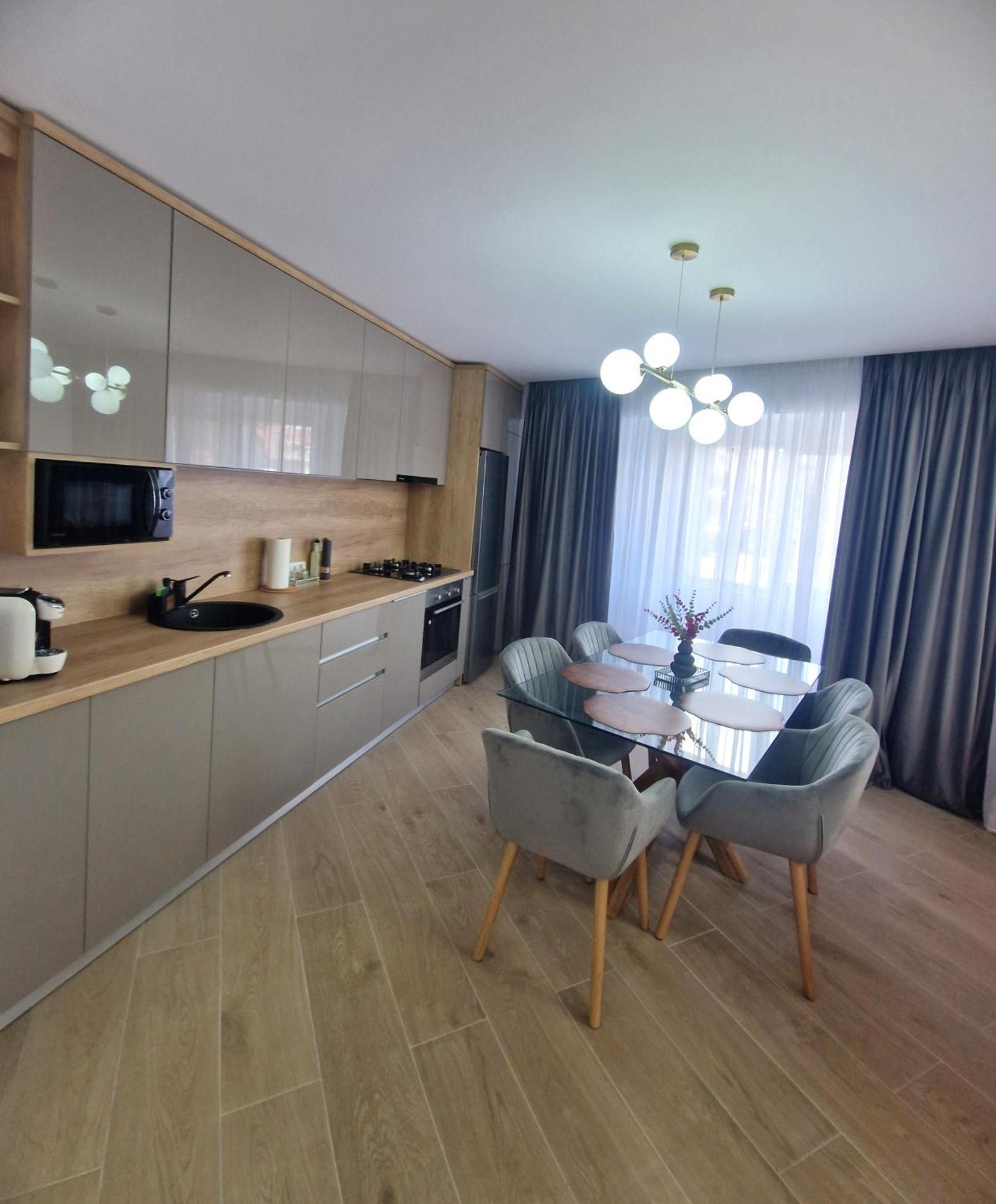 Ultracentral Luxury Apartament คูร์ตา เด อาร์เจช ภายนอก รูปภาพ