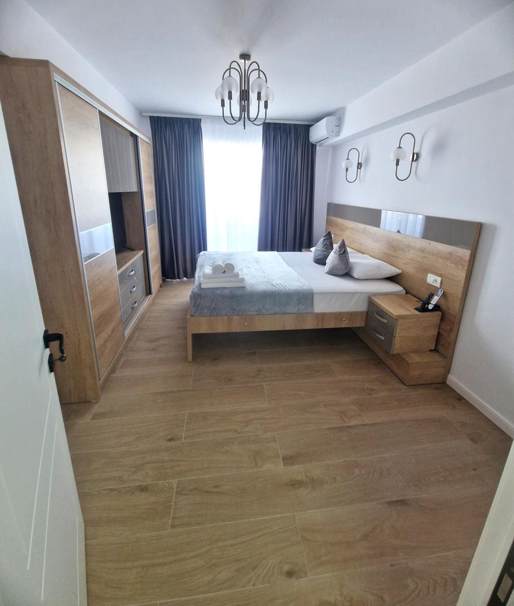 Ultracentral Luxury Apartament คูร์ตา เด อาร์เจช ภายนอก รูปภาพ